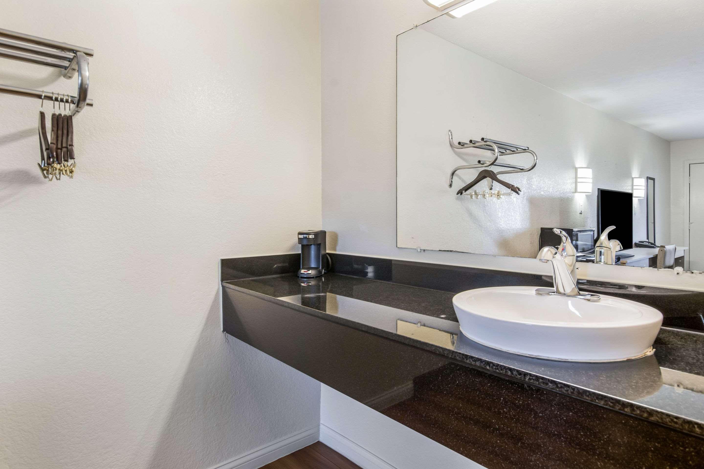 Quality & Hotel Columbus